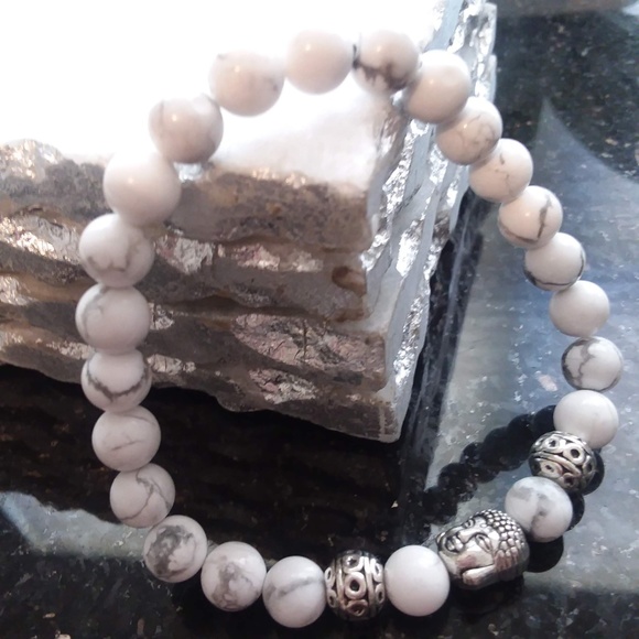 White Howlite Buddah Bead Stretch Bracelet - Picture 7 of 7